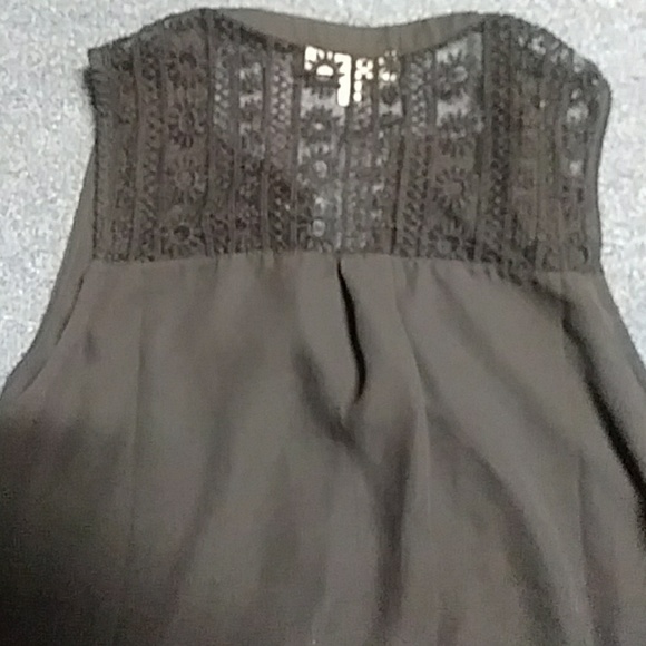 Top - Picture 2 of 2